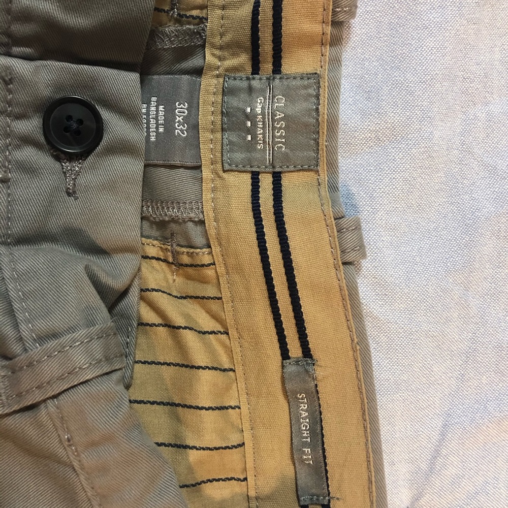 Gap khaki pants 30x32